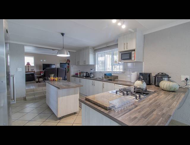 43HA FARM FOR SALE IN HARTEBEESFONTEIN